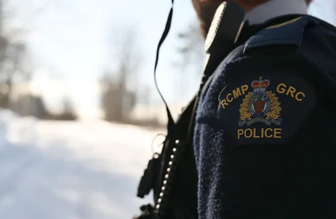 هجوم بسلاح أبيض وسط كندا يسفر عن سقوط ضحايا