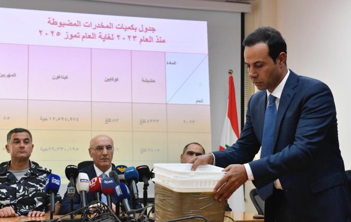 وزير الداخلية تفقد مكتب مكافحة المخدرات المركزي في رأس بيروت