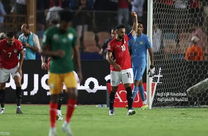 “الفراعنة” يقتربون من المونديال