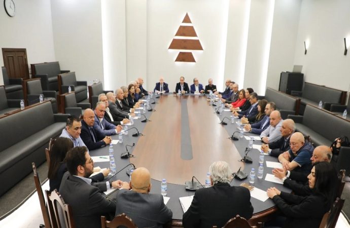 الكتائب: نرحب بالحوار لكن بعد حصر السلاح