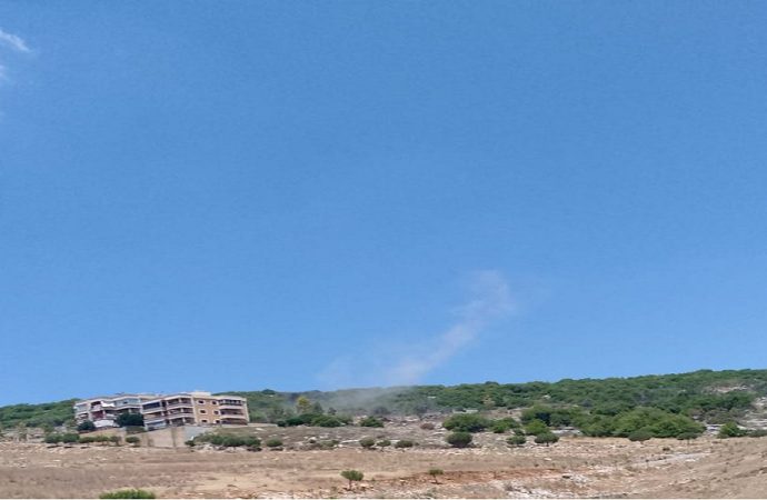 مسيّرة تلقي قنبلة صوتية على مواطنين في حولا